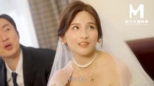 Modelmedia asia la novia promiscua que tuvo una aventura mientras vestia su vestido de novia