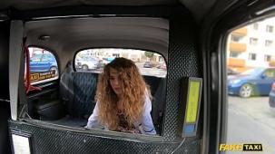 Fake taxi teen angel sabrina spice follada por un taxista