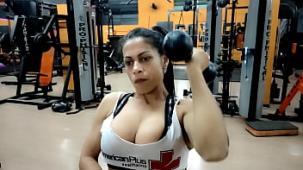 Venezolana culona monta la polla de su amante luego de hacer ejercicio en el gimnasio