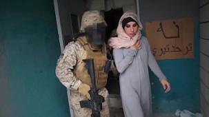 Tour of booty puta arabe satisface a los soldados estadounidenses en una zona de guerra