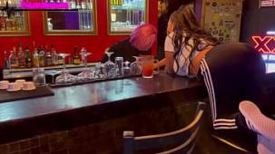 Lesbian con kesha ortega en bar de evita love
