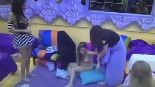 Marian Farjat de gran hermano Argentina 2015 borracha y completamente desnuda como una puta
