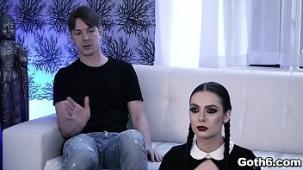 Jovencita gótica Marley Brinx invoca a Markus Dupree para tener sexo
