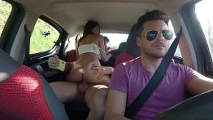 Follando a una venezolana en el uber