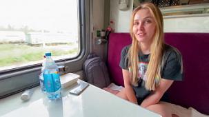 La madrastra casada alina rai tuvo sexo en el tren con un extrano