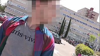 Viciosa cachonda busca un universitario en Madrid para follar en la furgo
