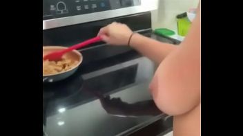 Cocinando desnudas