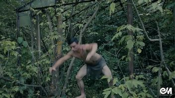 Tarzan parodia gay