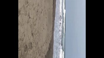 Mujeres maduras en la playa