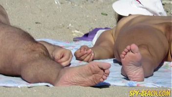 Famosas playa nudista