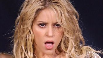 Shakira y hinata asiendo el amor