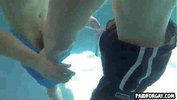 Porno gay nalgones bajo el agua