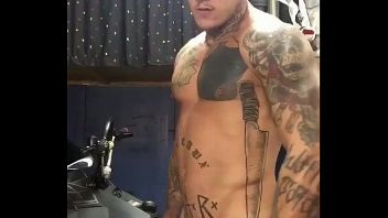 Gay tatuado